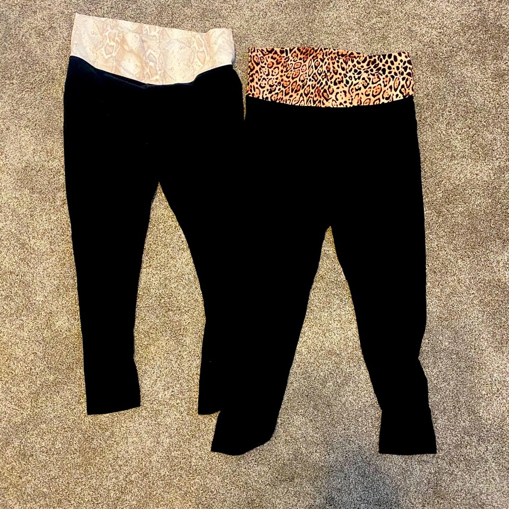 2 pairs of leggings